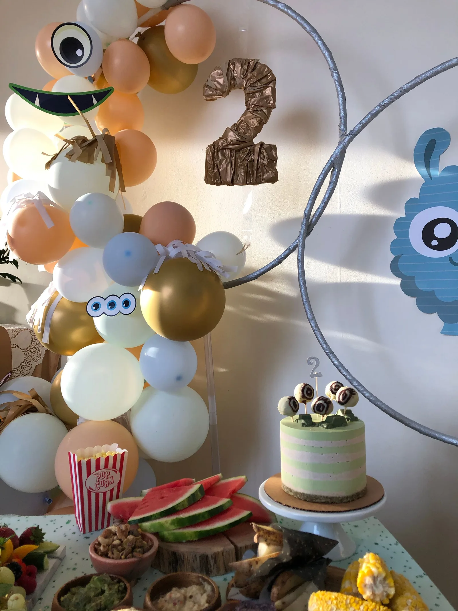 Festa infantil em salão decorado
