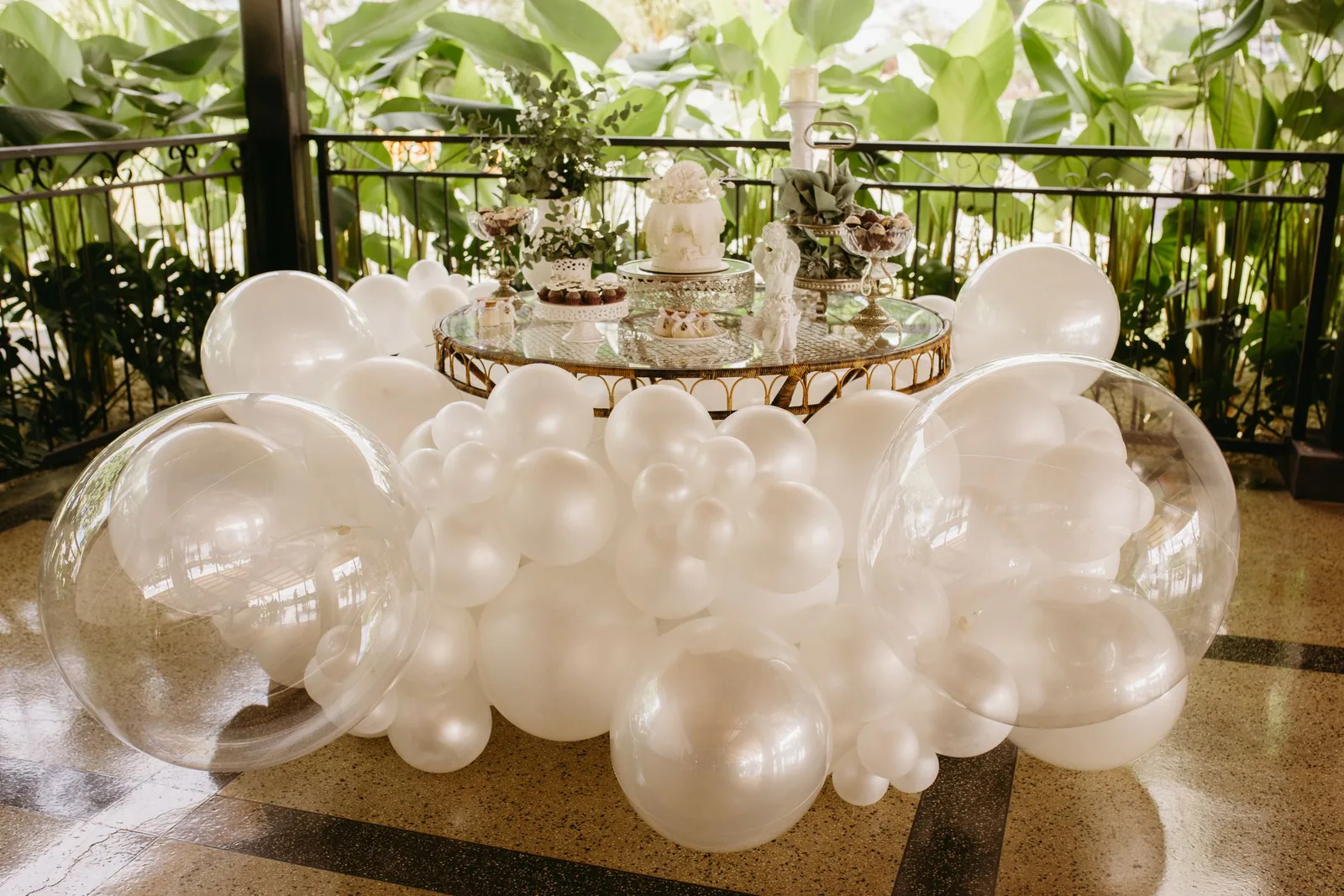 Cenário elegante de decoração de festa