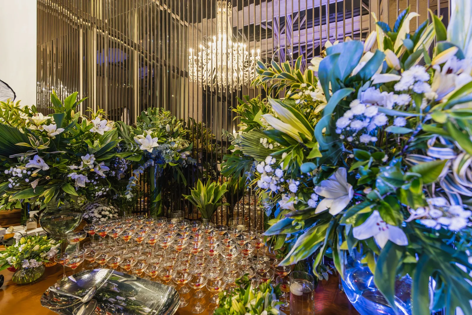 Decoração de festa com jardim encantado